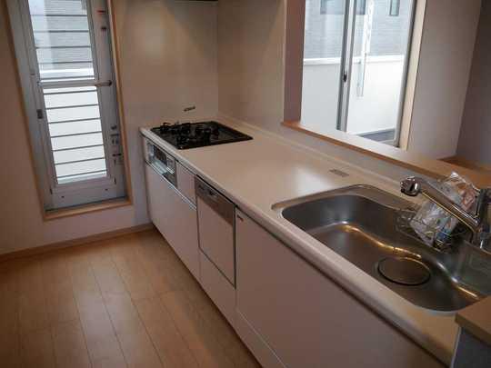 Kitchen. Dish dryer ・ Water purifier with system Kitchen