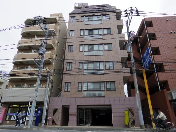 Local appearance photo. Local (10 May 2013) Shooting