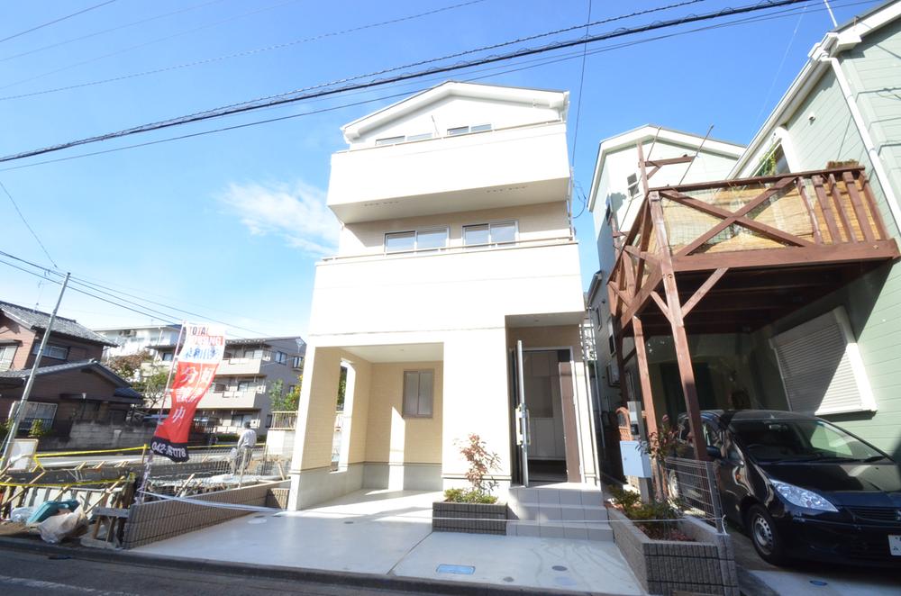 Local photos, including front road. It is enough sense of openness in the front also 6m ☆