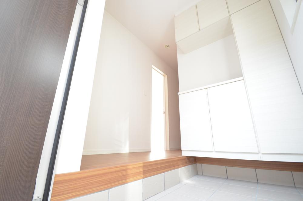 Entrance. When you enter the front door bright rooms await ☆