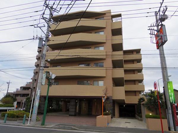 Local appearance photo. Local (12 May 2013) Shooting