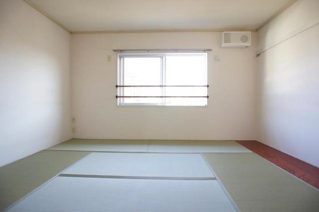 Living and room. Calm the tatami smell of!