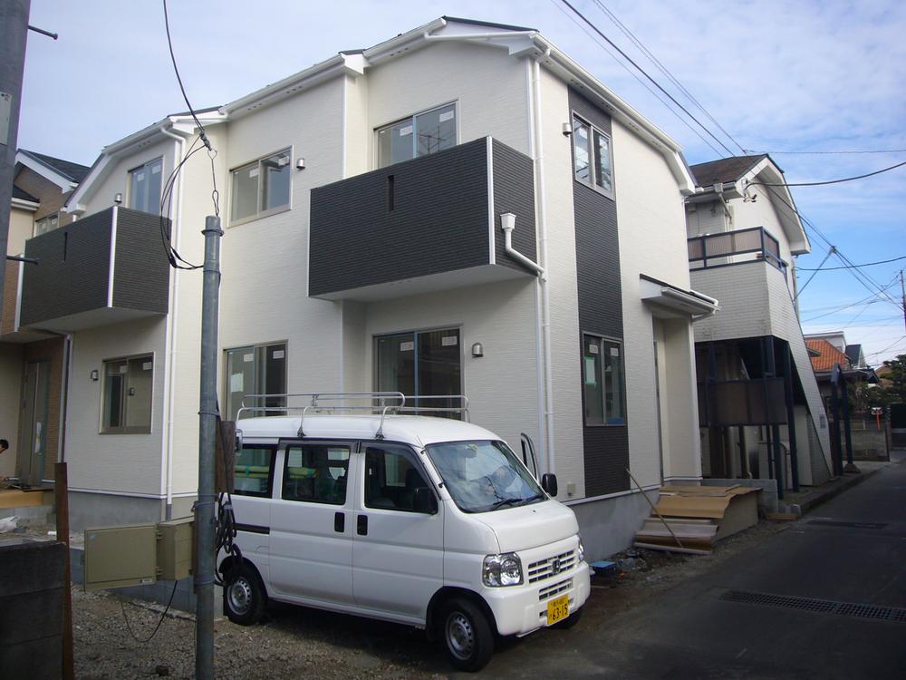 Local appearance photo. Local (12 May 2013) Shooting