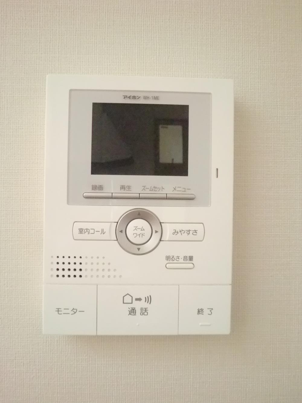 Other Equipment. Between the families of absence is, You can see at a glance whether there was anyone visited by recording function. It will also be crime prevention measures.  [Photos: 1 Building]