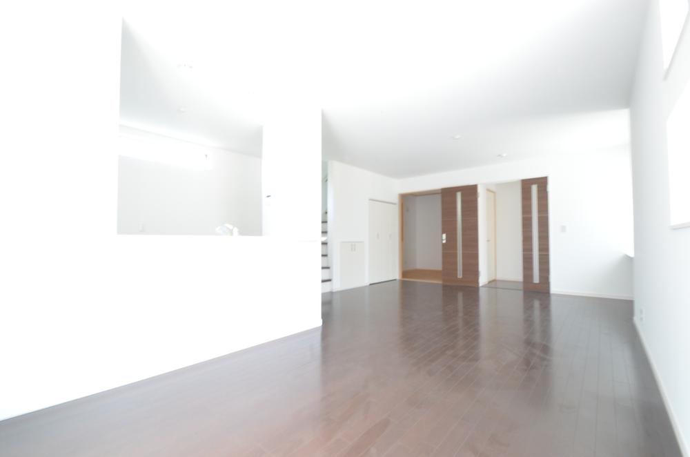 Same specifications photos (living). Same specifications