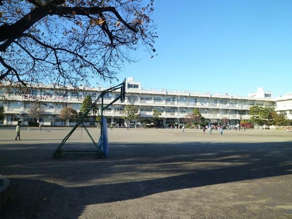 Primary school. Kamitsuruma 800m up to elementary school