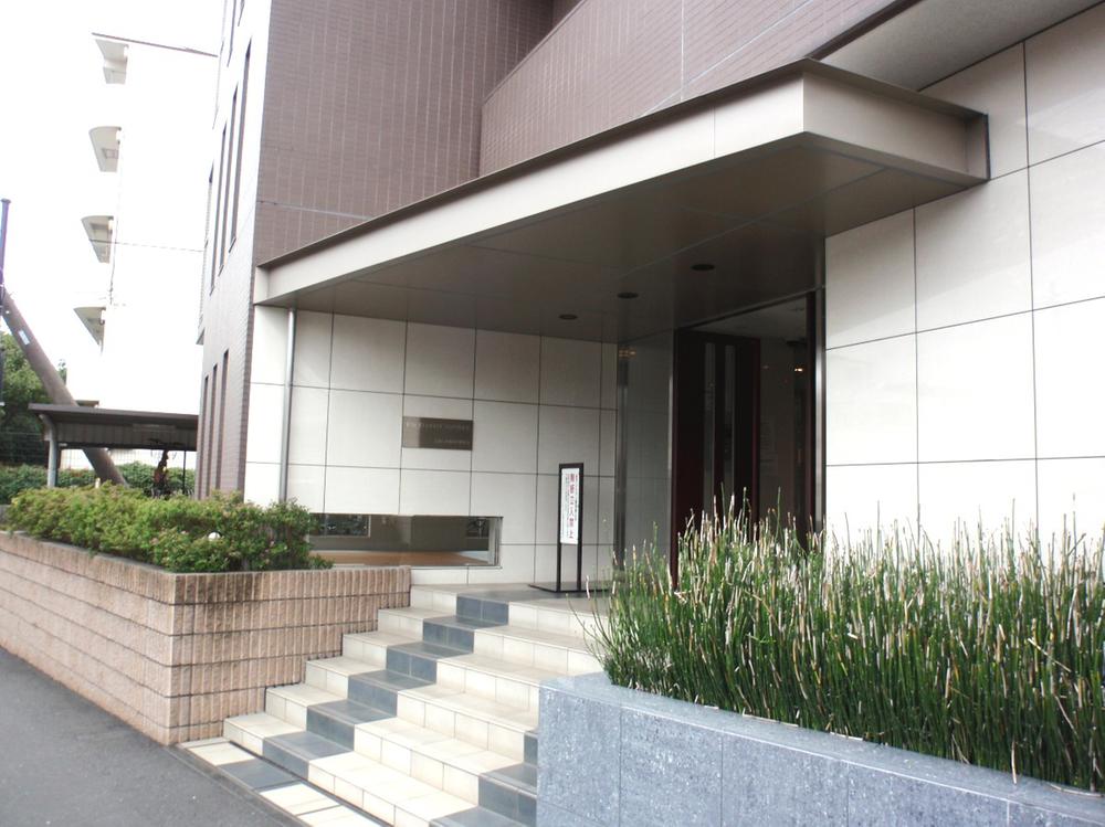 Entrance. Common areas