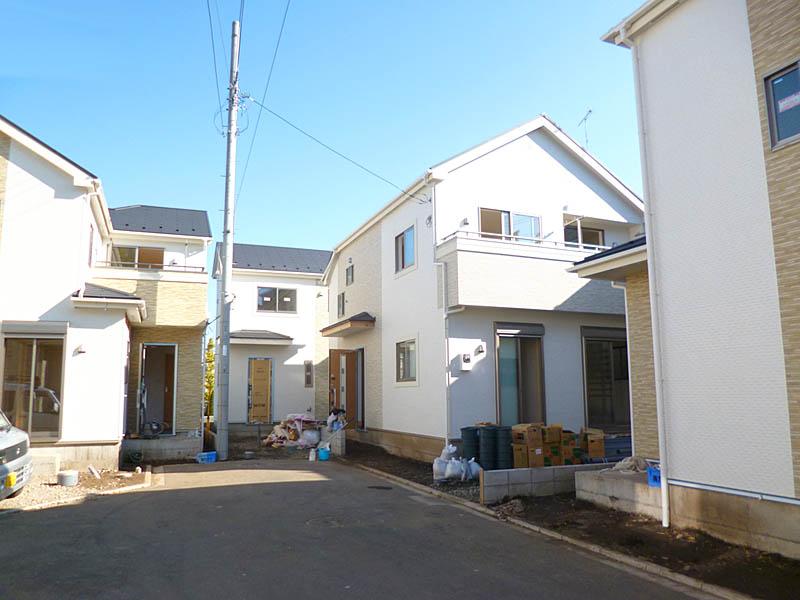 Local appearance photo. Local (12 May 2013) Shooting