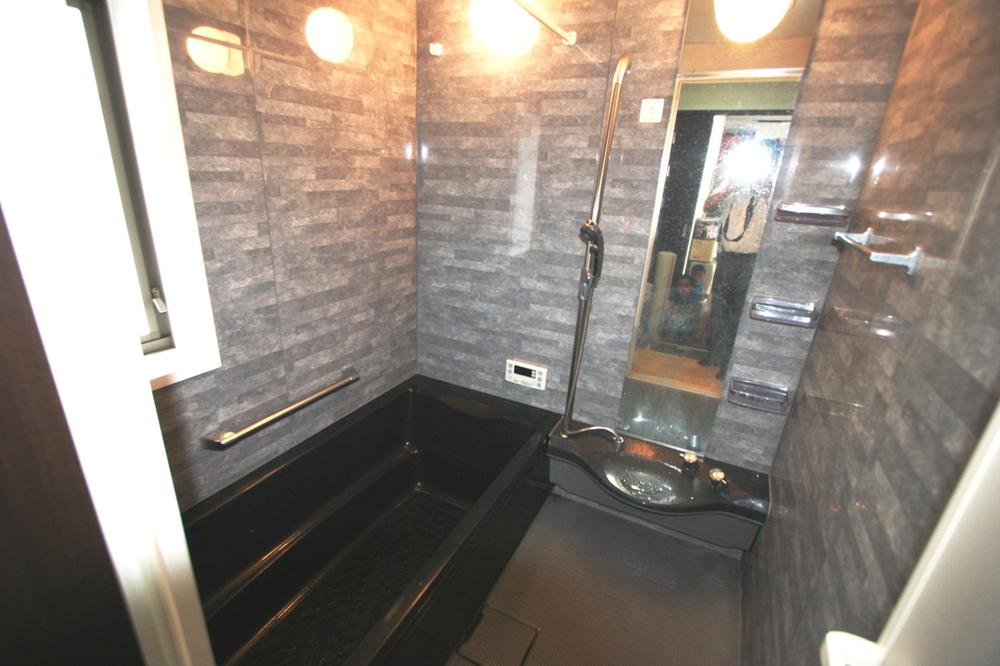 Bathroom. Local (August 2013) Shooting