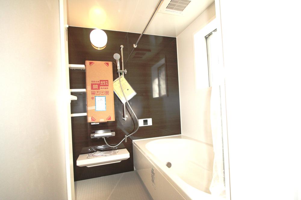 Bathroom. Indoor (11 May 2013) Shooting