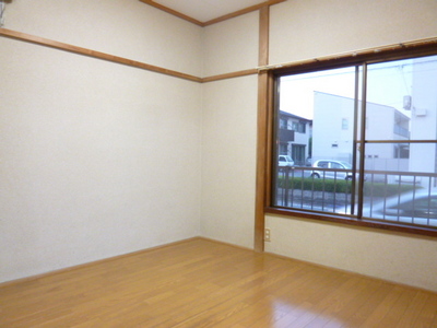 Living and room. Bright interior of southeast ☆ Easy-to-use floor plan in the flooring
