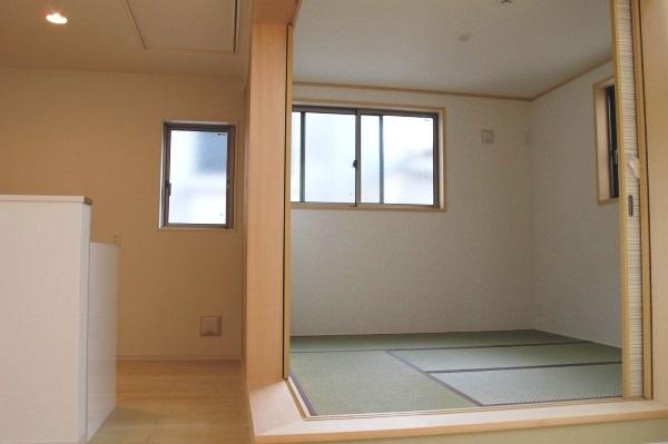 Same specifications photos (Other introspection). Same specifications