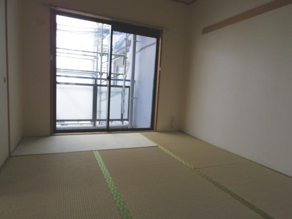 Non-living room. Indoor (10 May 2013) Shooting