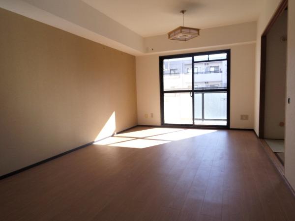 Living. Indoor (11 May 2013) Shooting