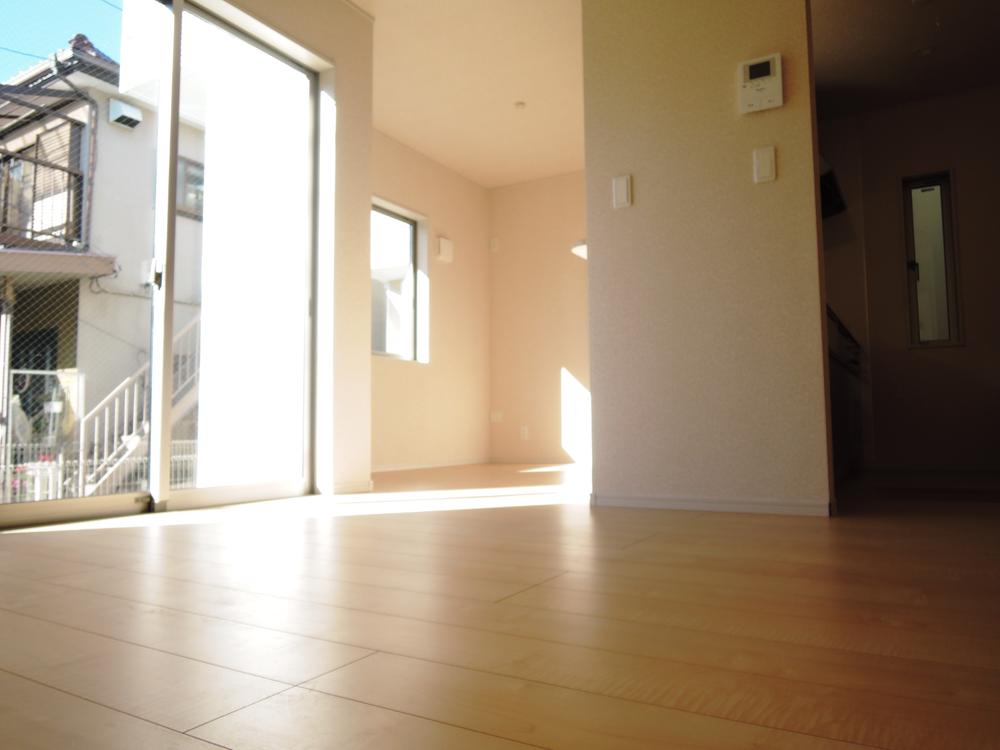 Living. Local (12 May 2013) Shooting