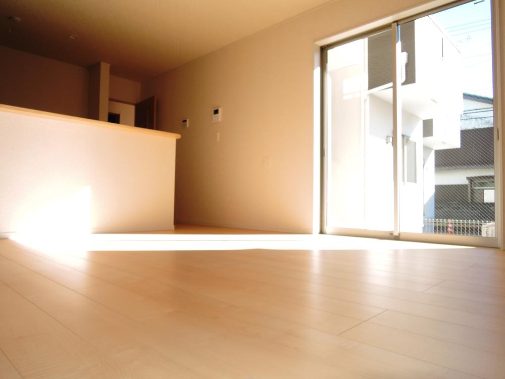 Living. Local (12 May 2013) Shooting