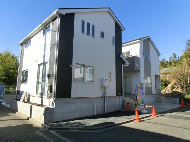 Local appearance photo. 1 Building