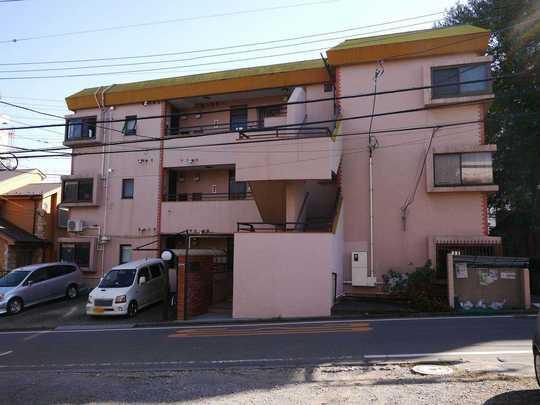 Local appearance photo. It is the location of life convenient in renovation completed apartment of Machida Station 4-minute walk. It is also a good hit yang in the southeast direction.