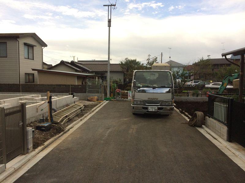 Local appearance photo. Roads around