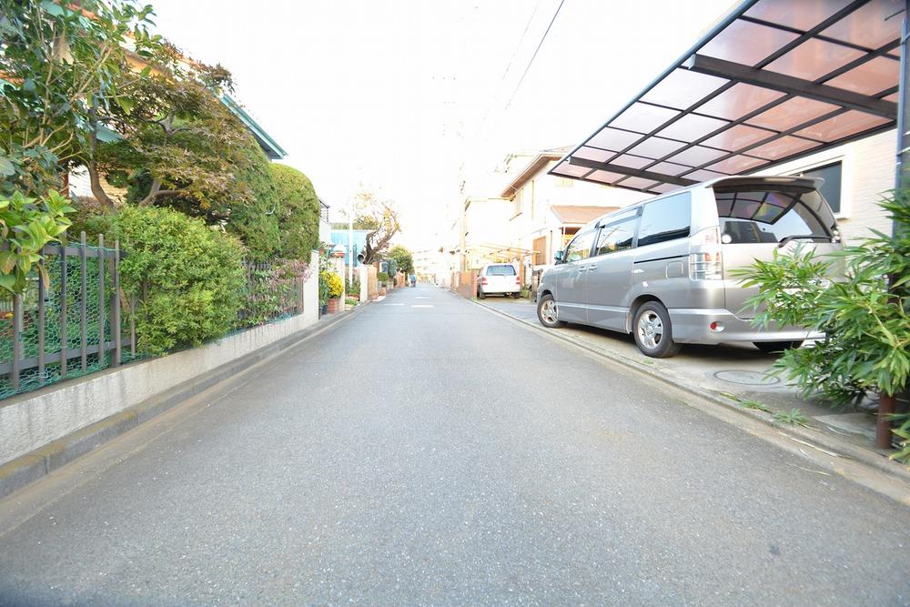 Local photos, including front road. It is about a quiet residential do not think the station 9 minutes!