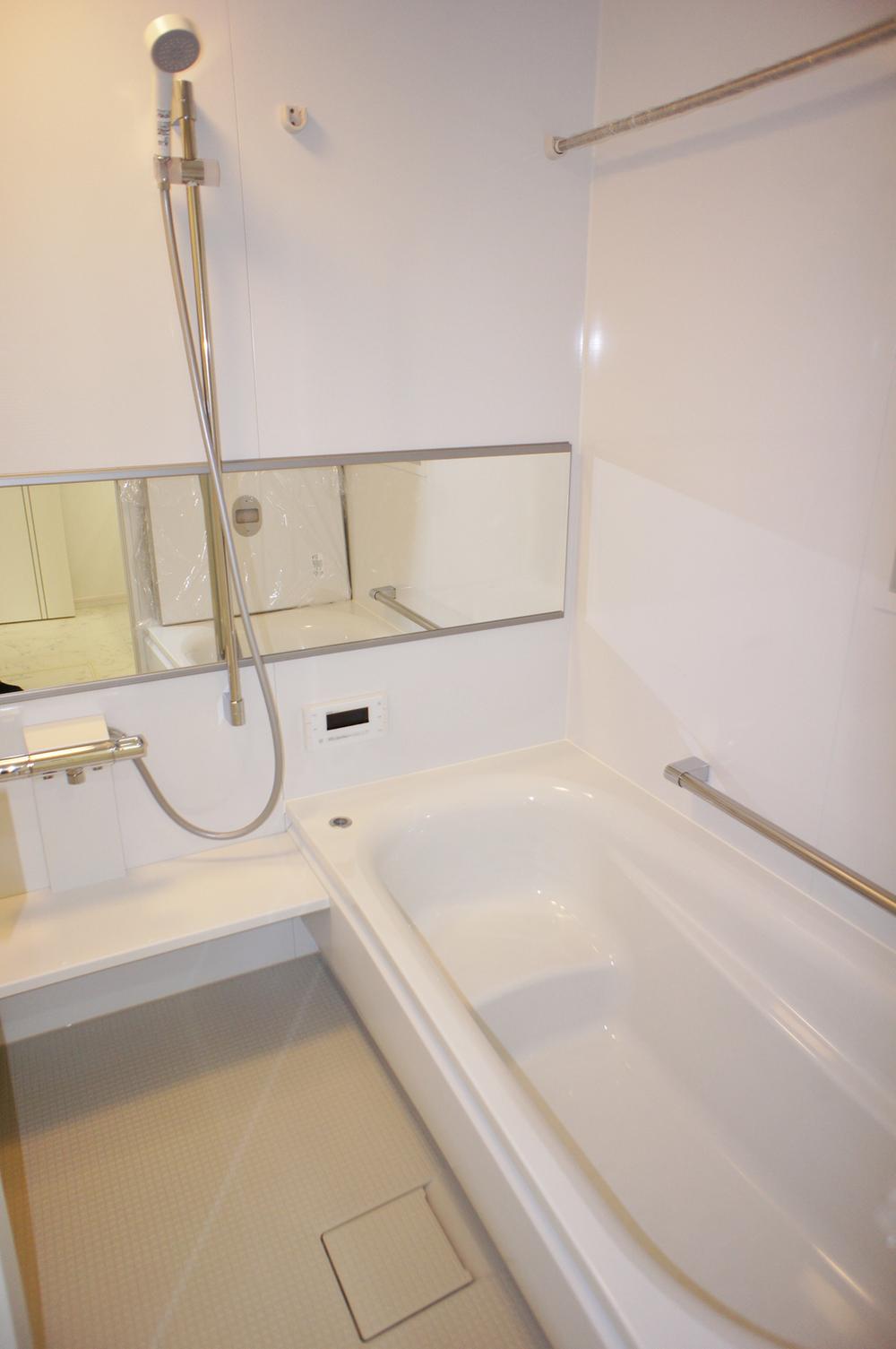 Same specifications photo (bathroom). Phase I of the same specification