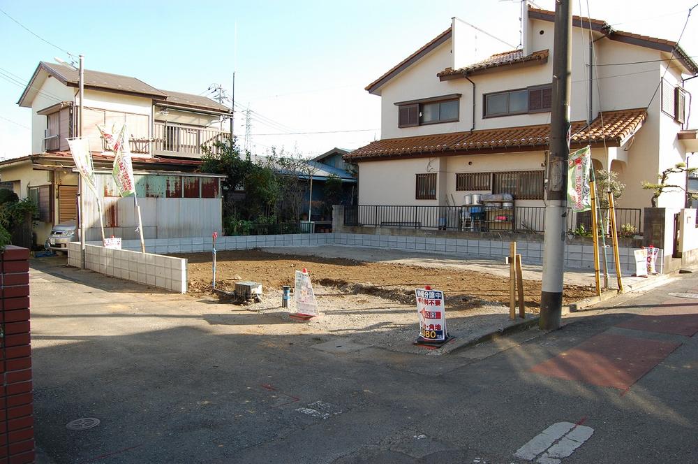 Local appearance photo. Local (12 May 2013) Shooting