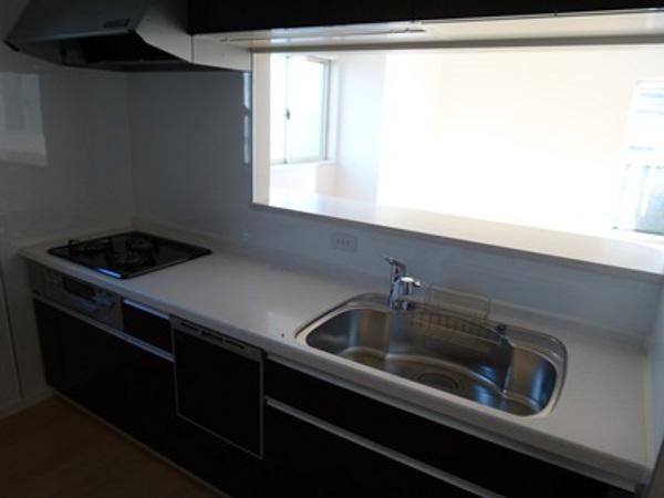 Kitchen. Indoor (11 May 2013) Shooting