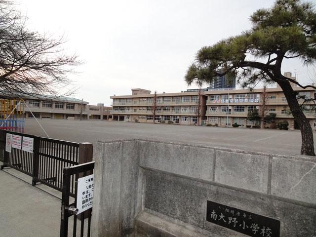 Primary school. 725m to Sagamihara City Minamiono Elementary School