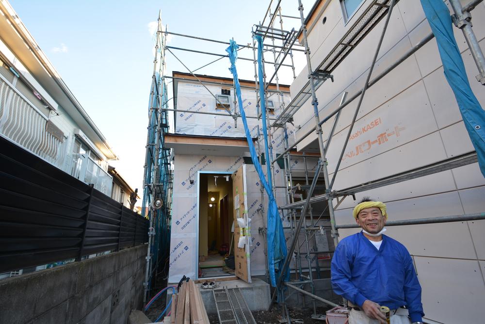 Local appearance photo. Local (12 May 2013) Shooting