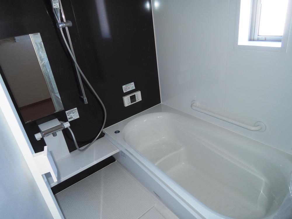 Bathroom. Local (12 May 2013) Shooting