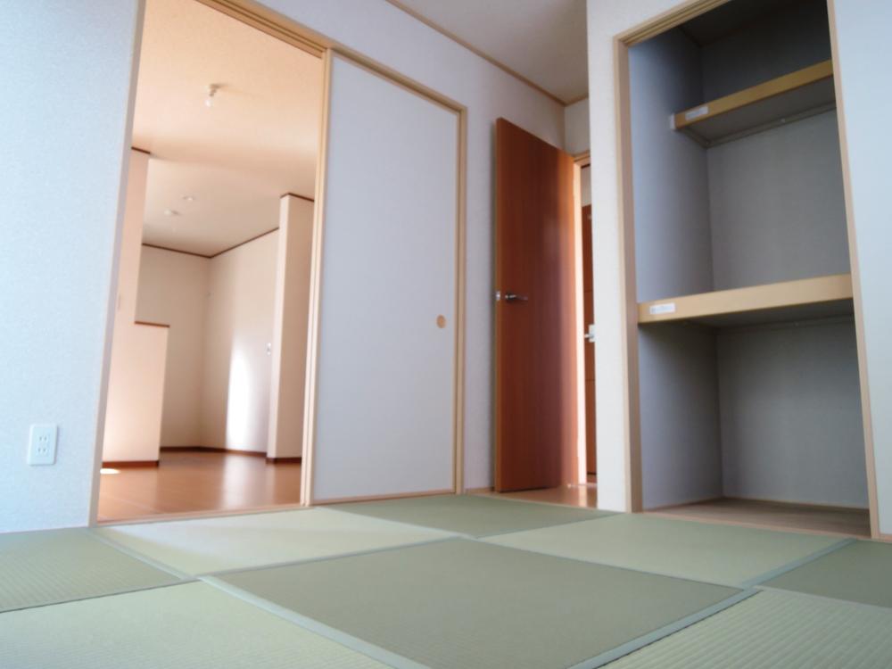 Non-living room. Local (12 May 2013) Shooting