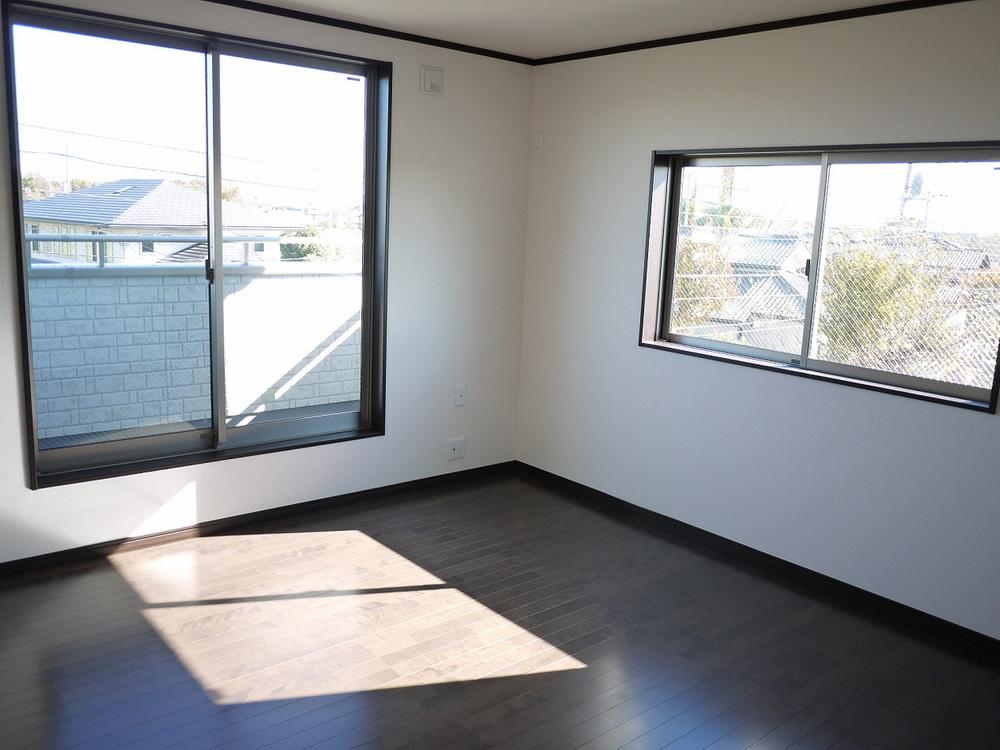 Same specifications photos (Other introspection)