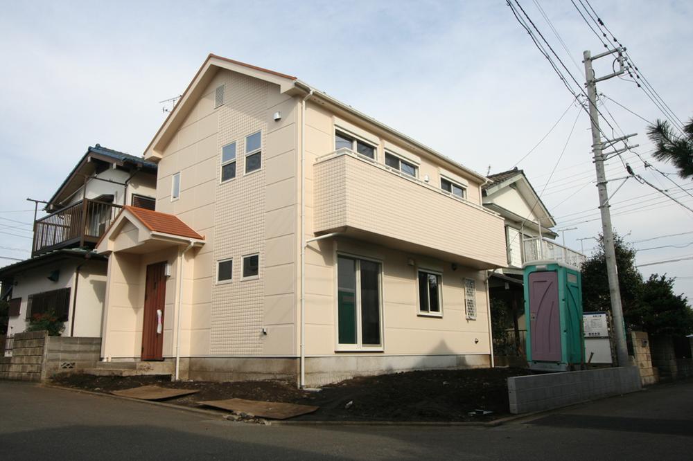 Local appearance photo. Local (10 May 2013) Shooting