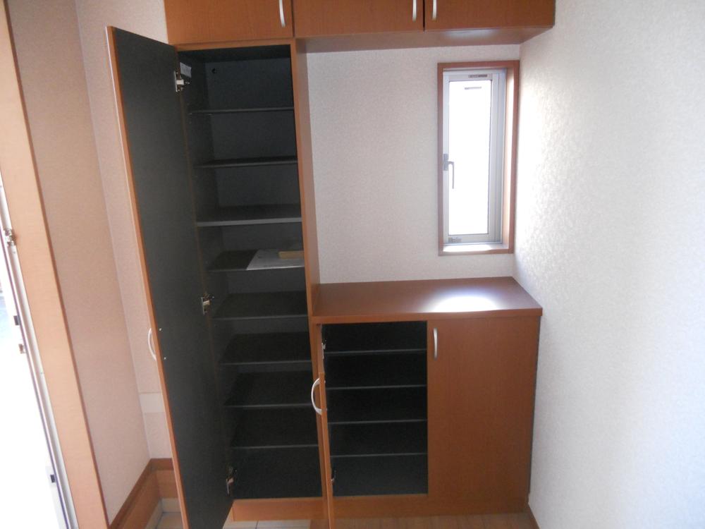 Entrance. Local (11 May 2013) Shooting