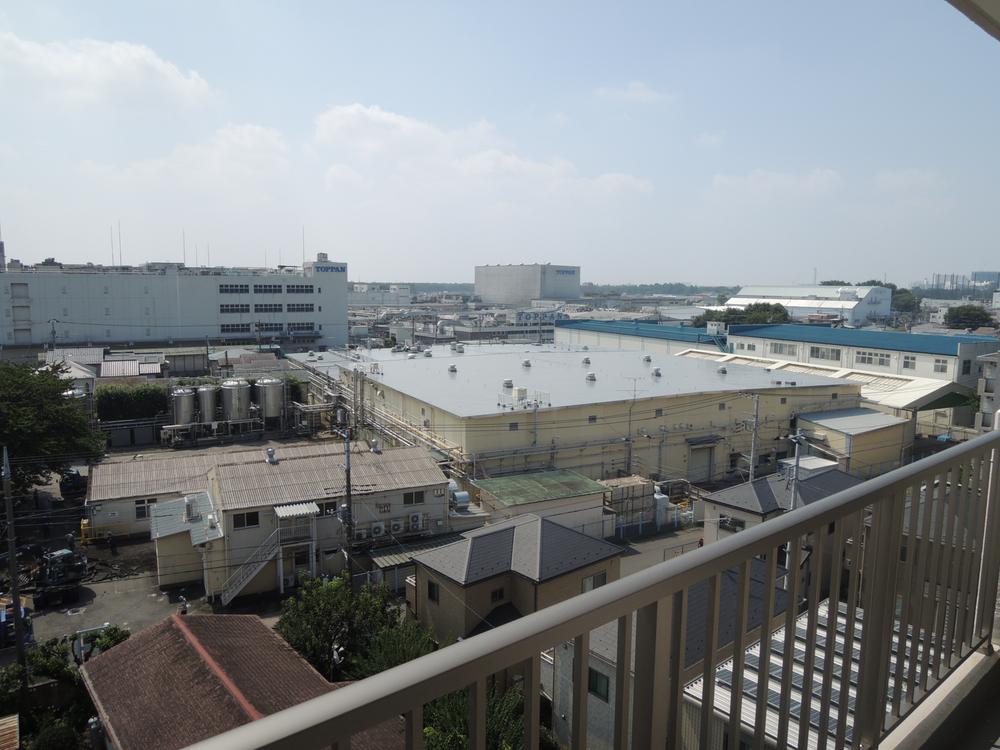 View photos from the dwelling unit. View from the site (August 2013) Shooting Sagamihara Golf Club is visible on the west side.
