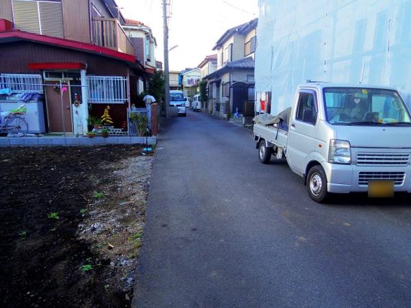 Local photos, including front road. Local (11 May 2013) Shooting