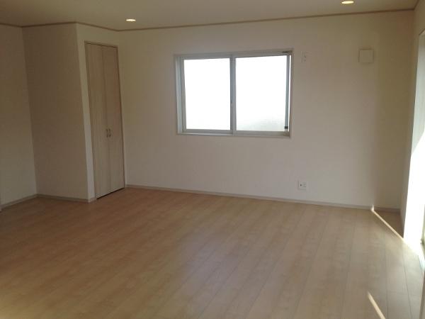 Non-living room. Indoor (10 May 2013) Shooting