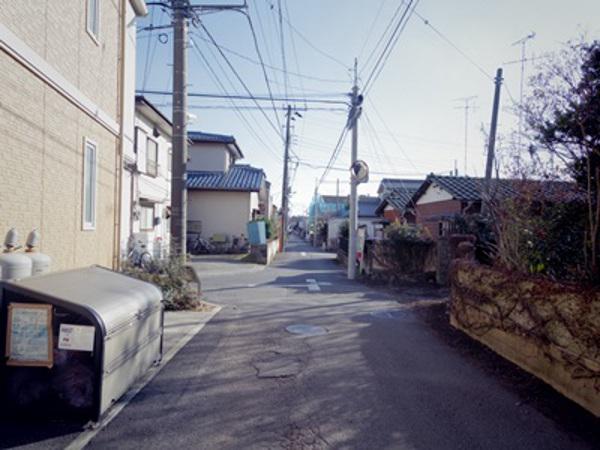 Local photos, including front road. Local (12 May 2013) Shooting