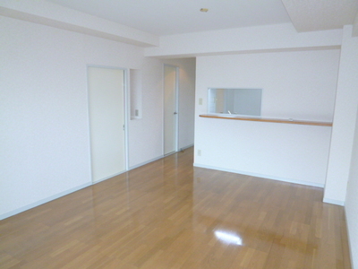 Living and room. Spacious LDK attractive. Ideal for families with children come ◎