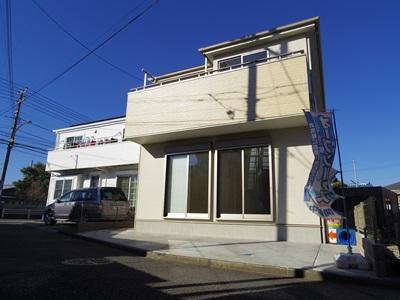 Local photos, including front road. Local (10 May 2013) Shooting