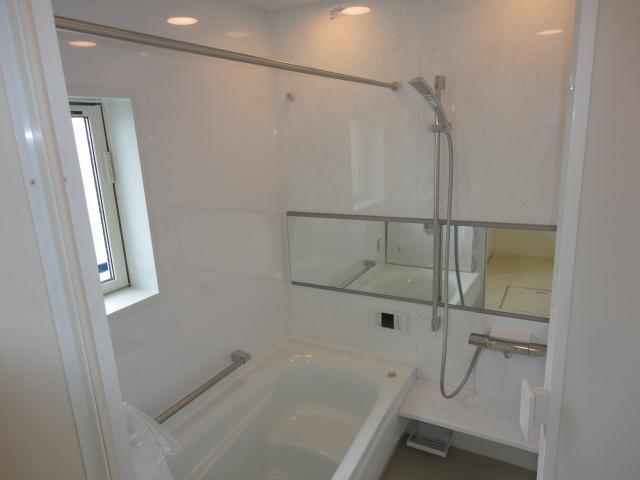 Bathroom. A Building Unit bath (with bathroom dryer)