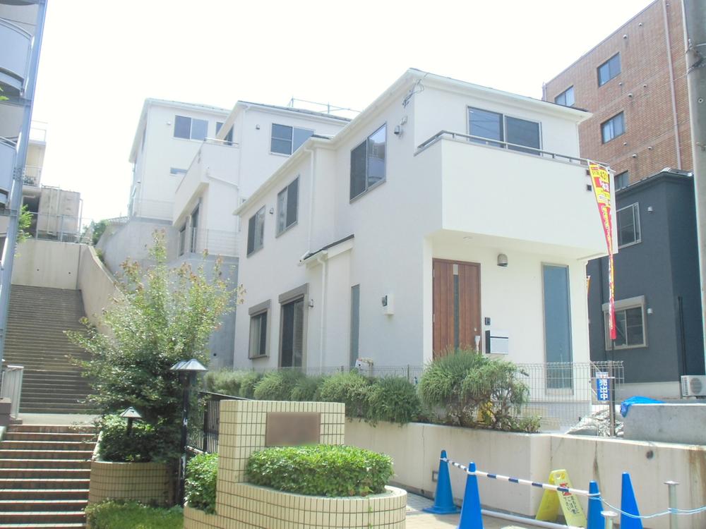 Local appearance photo. H Building appearance