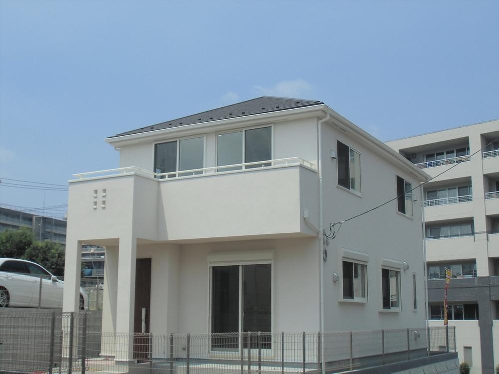 Local appearance photo. A Building