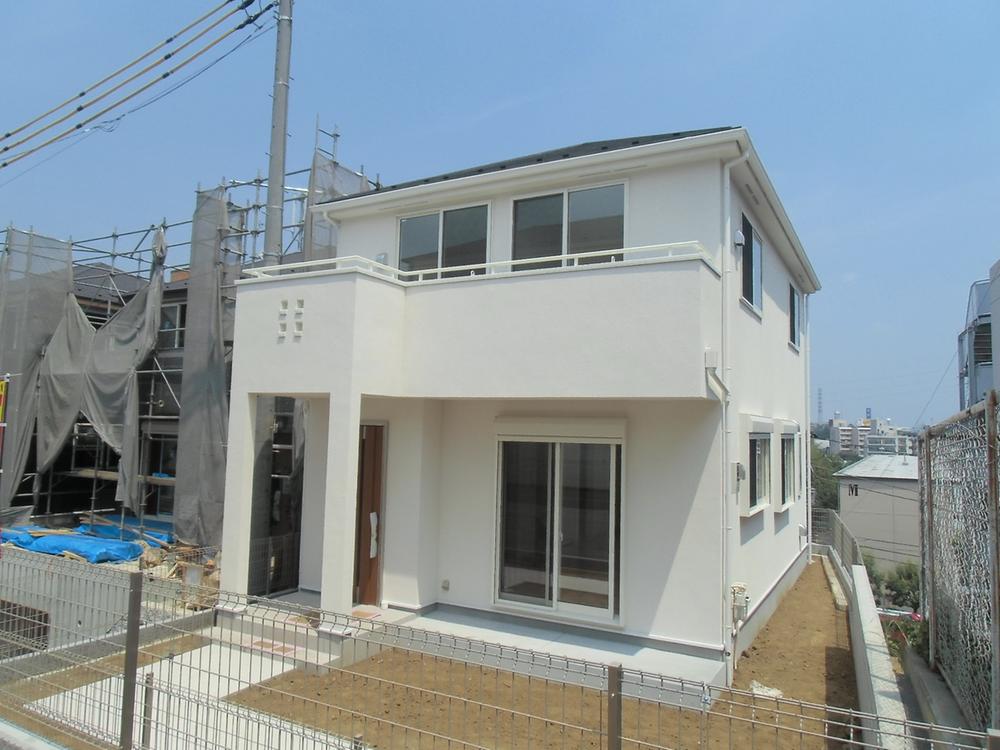 Local appearance photo. C Building appearance