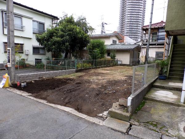 Local photos, including front road. Local (10 May 2013) Shooting