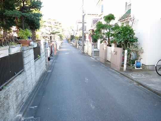 Local photos, including front road. Frontal road