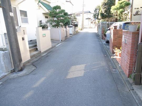 Local photos, including front road. Frontal road