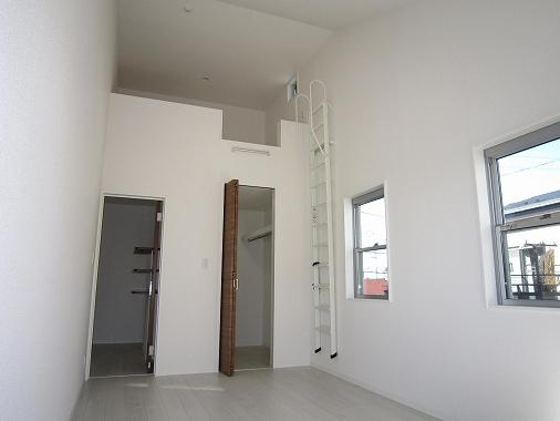 Non-living room. 2 Kaikyoshitsu