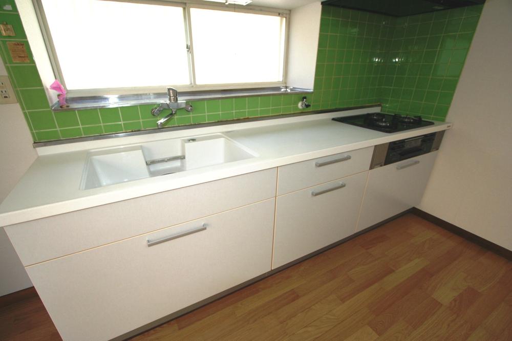 Kitchen. Local (10 May 2013) Shooting