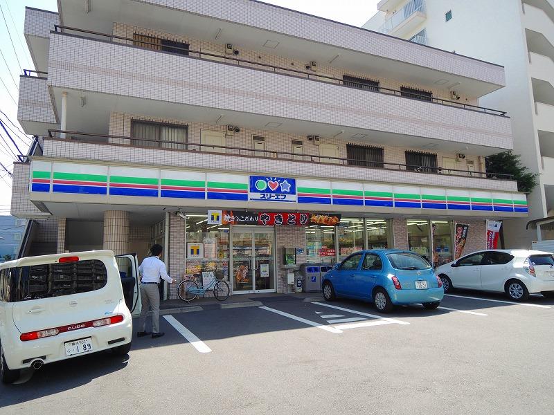 Convenience store. Three F until the (convenience store) 252m